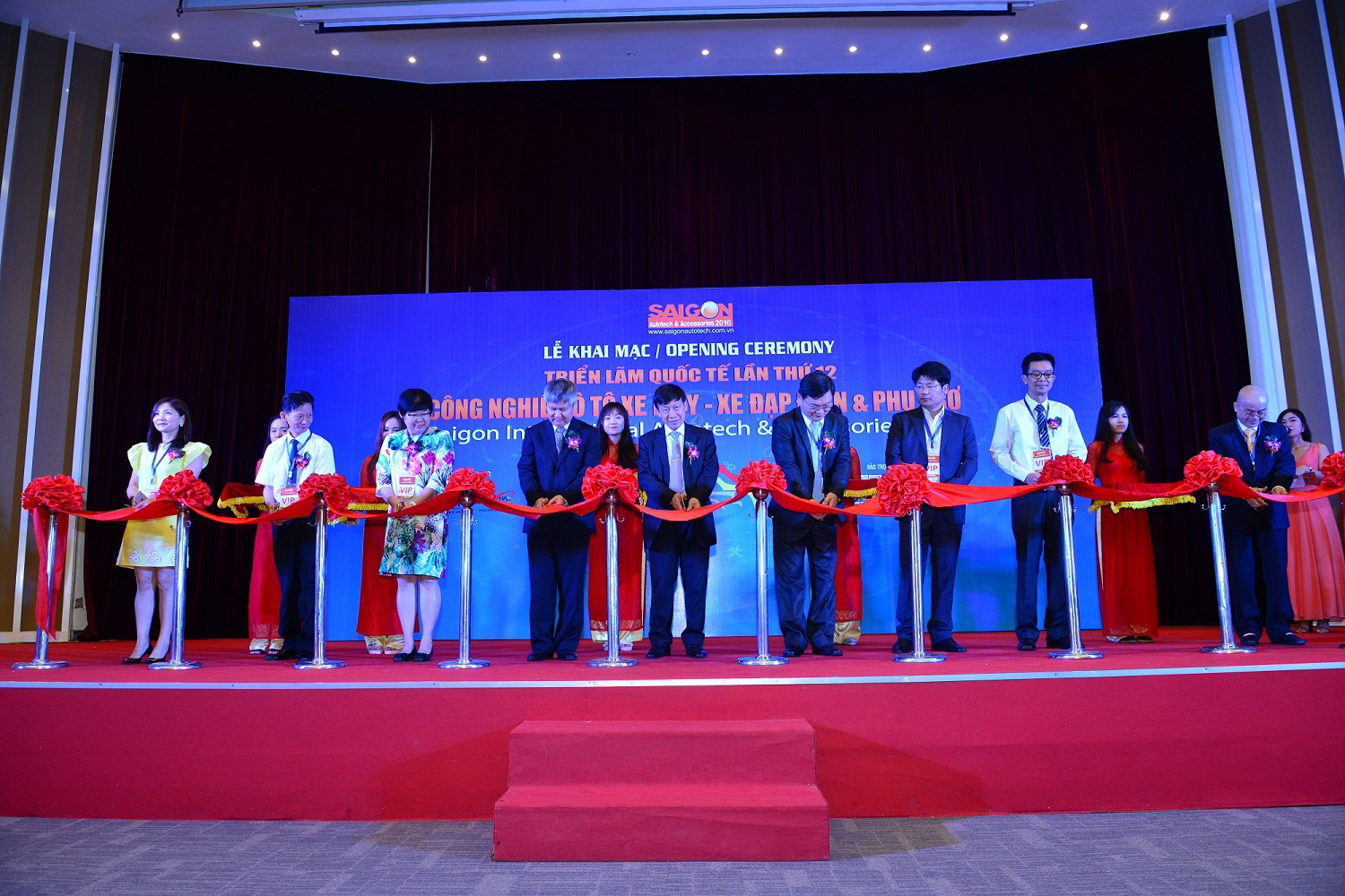 Triển[-]lãm[-]Quốc[-]tế[-]về[-]Ô[-]tô,[-]Xe[-]máy,[-]Xe[-]đạp[-]điện[-]và[-]Công[-]nghiệp[-]phụ[-]trợ[-]lần[-]thứ[-]12[-]